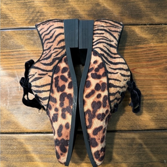 NWOT Aldo Lace Up Oxford Shoes in mixed print tiger/cheetah. Size 8 - Picture 5 of 9